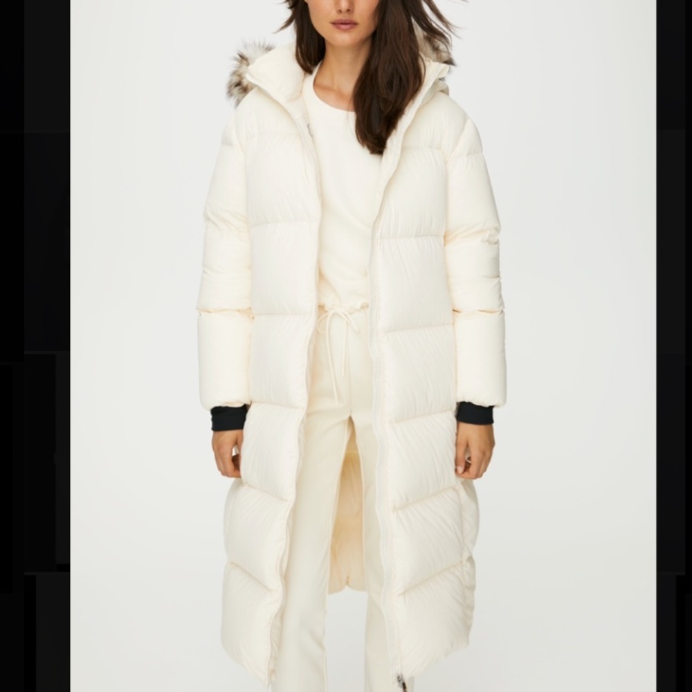 Aritzia Park City Long Puffer Coat in White Size Medium